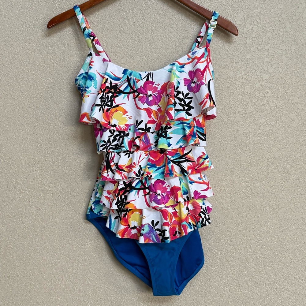 NWT Tapa Threads Hawaii Tropical Floral Tummy Thinner One Piece Swimsuit Size 10